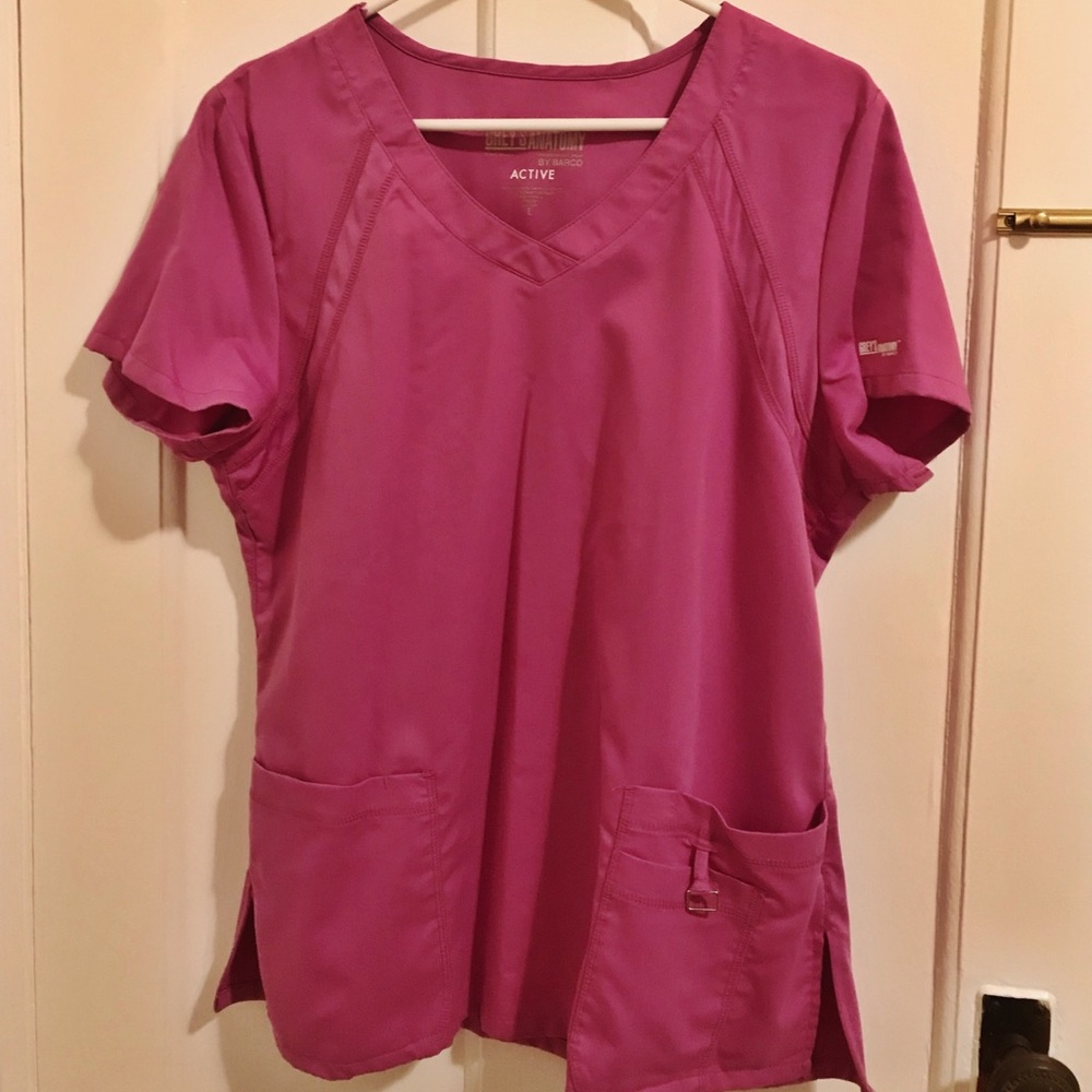 Active collection scrub top